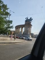 Heroes’ Square from the car — Tue 4 Aug