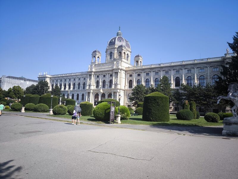 File:Trip Berlin Album 11.jpg