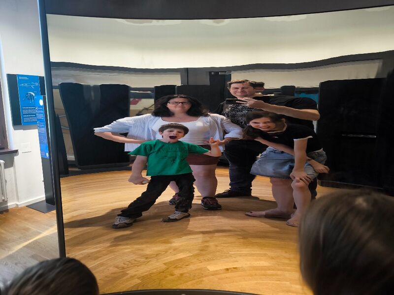 File:Kids Berlin Technik 01.jpg